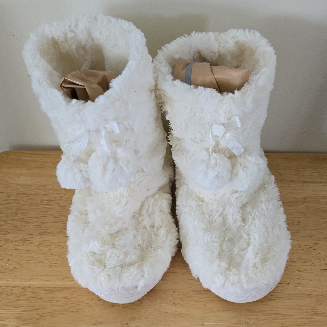 Faux Furry Two Pom Pom Tie Slippers